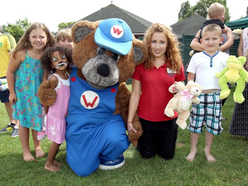 Wicksteed Park  teddy bear chain world record attempt 2013