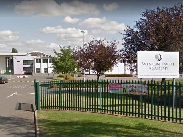 A total of 701.5 working days were lost due to 61 teachers (76.3%) taking sickness absence in the 2021/2022 academic year.