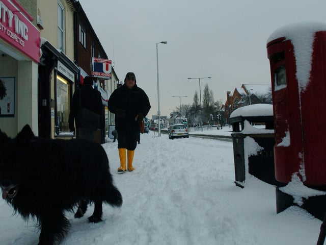 Residents walk to work on Wellingborough Road Thursday, 5th February 2009