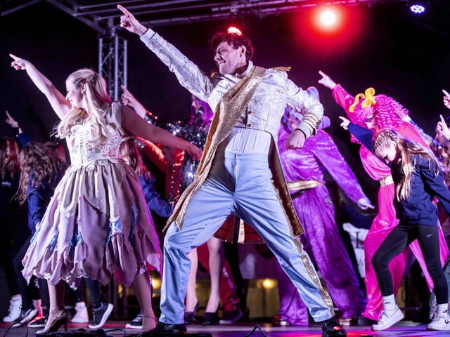 The festive event took place in Becket's Park on Saturday November 25 and saw plenty of family activities like ice skating, silent discos, live entertainment and more.