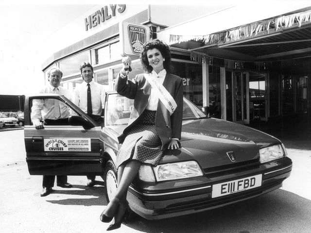 Miss Chron & Echo 1988 Laura Davidson with a Rover car at Henly's
