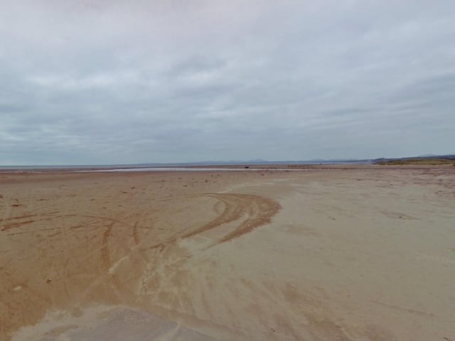 Black Rock Sands Beach is a long, sandy beach in Porthmadog. Usually visitors can drive onto the beach and it makes a great spot for visitors to Snowdonia.