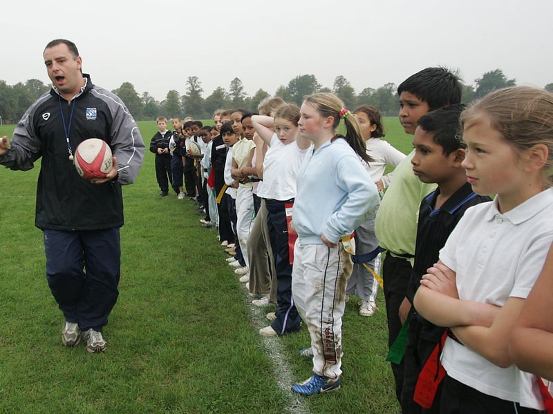 2006 - Headteacher Leigh Wolmarans at Castle Primary School coaching pupils on the Racecourse.