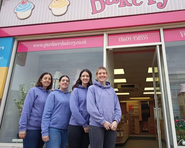 Helen, Amber, Leila and Ella outside Gardners Bakery