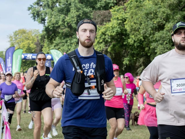 Hundreds of participants ran, jogged and walked around Abington Park on Sunday to raise money for Cancer Research UK.