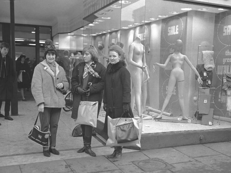Sale queue at Wallis, Northampton, January 11, 1965