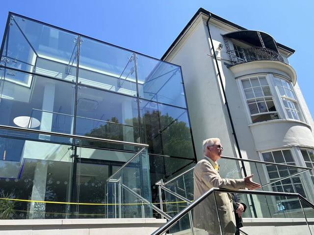 The building, from 78 to 82 Derngate, was remodelled by the world famous designer and architect in his iconic modernist style and it features “extraordinarily striking interiors”.