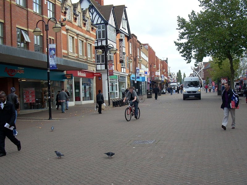 2009 - Cyclists in Abington Street.