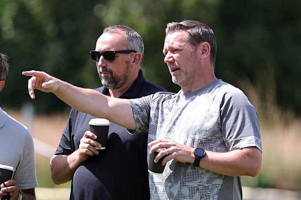 Kevin Nolan with chairman Kelvin Thomas