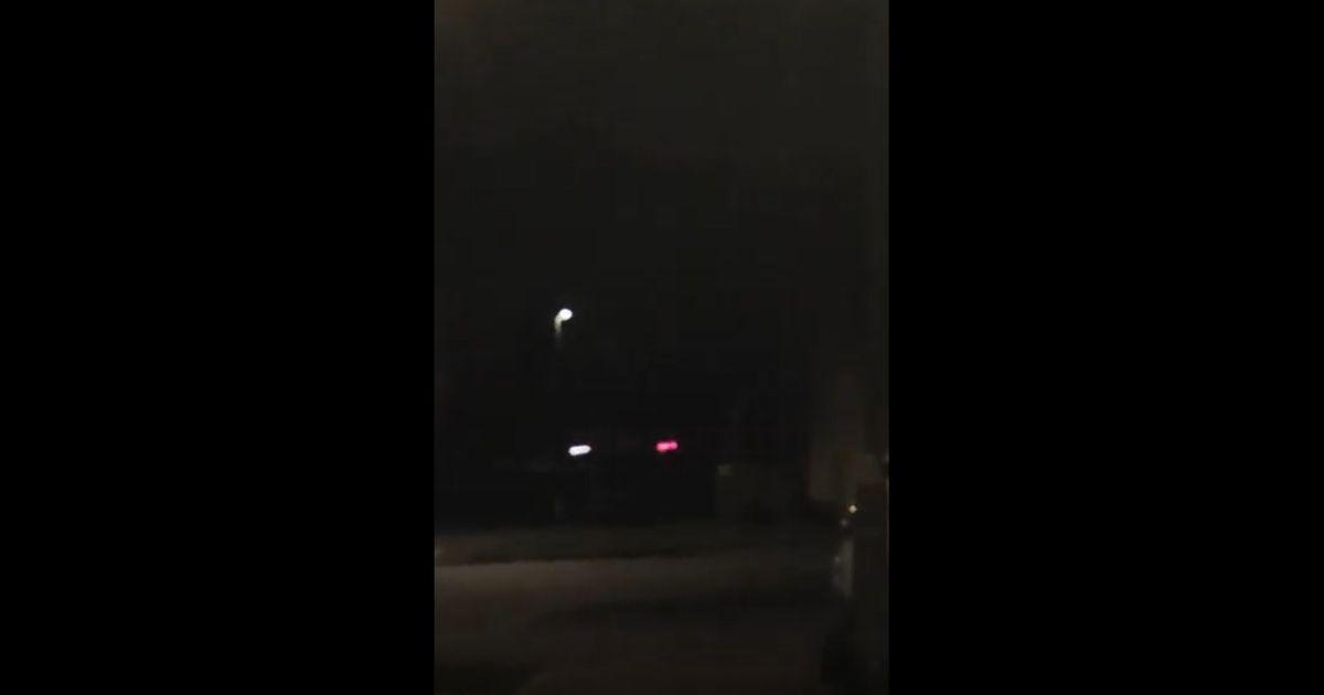 Autofahrer in Northampton wurden dabei gefilmt, wie sie auf einer stark ...