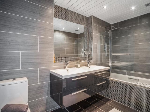 Turnberry Lane, Collingtree, Northampton