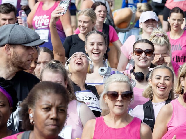 Hundreds of participants ran, jogged and walked around Abington Park on Sunday to raise money for Cancer Research UK.