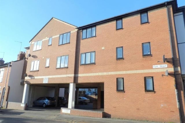 Agents Horts say this one bedroom first floor apartment is centrally located and close to Northampton General Hospital. Accommodation comprises in brief; Entrance hall, lounge / diner separate kitchen, bathroom and double bedroom. Additional benefits include off road parking. The property is ideal for First Time Buyers or investment.
