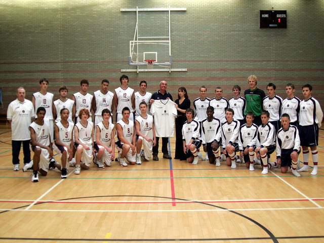 Northampton School For Boys (NSB) football and basketball teams with their new Sponsor Jacqueline Nolan from Bonds.