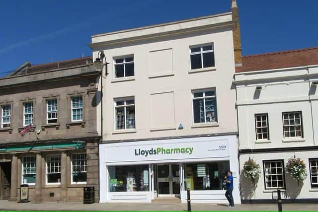 The freehold retail unit, in a prime town centre location at Watling Street, Towcester, has been acquired by a longstanding private investor client.