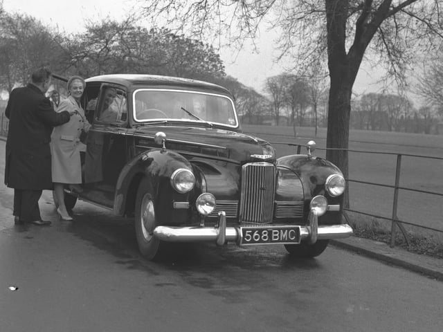 Dawn Beret, TV and film actress, and a Humber limo, near Becket's Park, Northampton, November 3, 1960