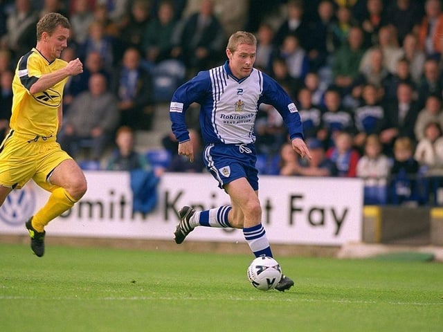 Stockport County paid £800,000 to Nottingham Forest for Ian Moore in July 1998.
