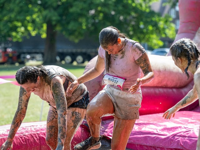 Runners taking part in the Pretty Muddy Race For Life at Abington Park in Northampton on Saturday, July, 11, 20026. Photo by David Jackson.