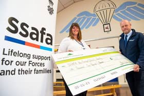 DWSM - SGB-1053 - Gayle from SSAFA with Dean from David Wilson Homes