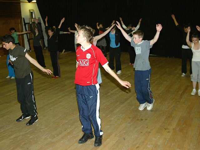 Mereway Community College holding dance workshops for year 9 and 10 pupils with professional dance group 'frantic assembly.'