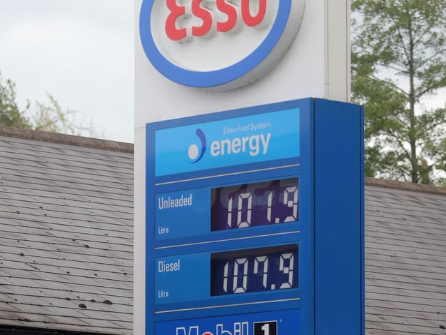 2009 - fuel prices at Esso / Tesco Express on Wellingborough Road.