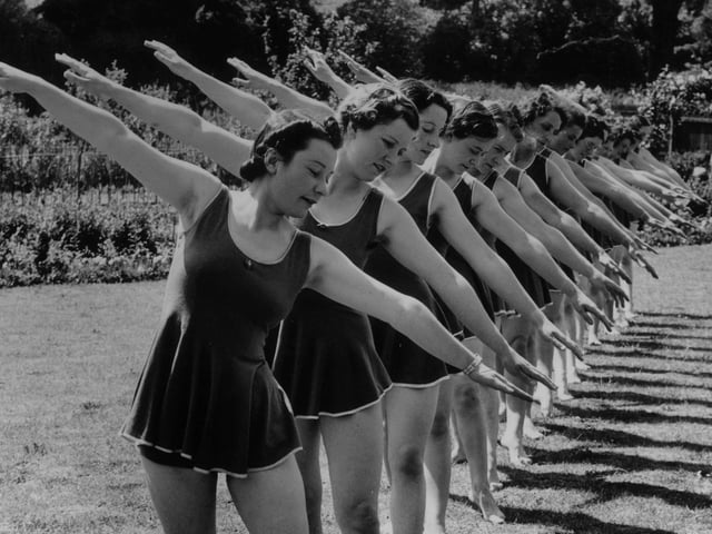 13th June 1939: Members of the Northampton Ladies Physical Culture Club exercising. (Photo by Arthur Tanner/Fox Photos/Getty Images)
