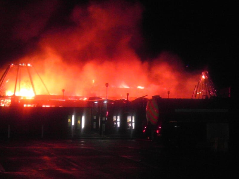 Fire at Red Hot World Buffet in Northampton. 18.12.13 Picture: Steve Gray