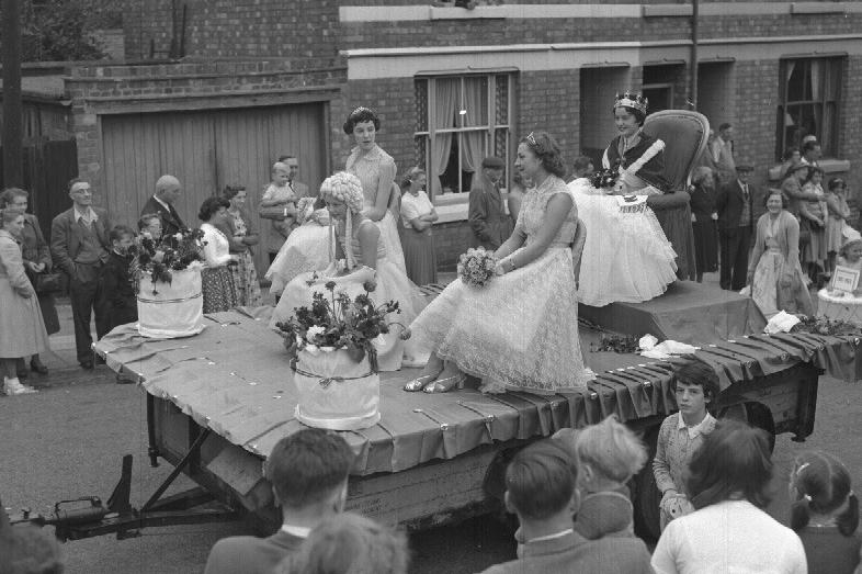 Carnival queen float