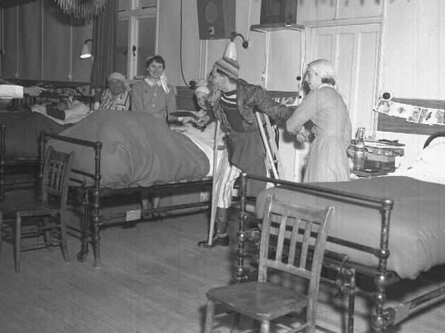 Late 1950s, Christmas in a hospital ward