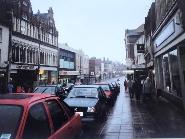 Nostalgic photos of the town centre from 30 years ago