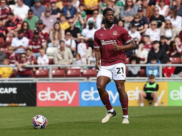 Very impressive for the second week running. Couple of big blocks and he's just so hard to get past. Strong, physical and positionally solid. And even when he was caught out, his pace got him out of trouble... 8