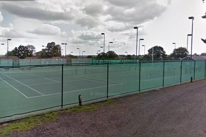 WNC lehnt umstrittene Padel-Pläne ab, die ein wohlhabendes Viertel in ...