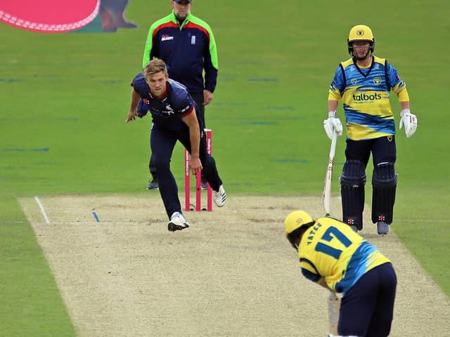 David Willey bowls to Bears top-scorer Rob Yates (Picture: Peter Short)