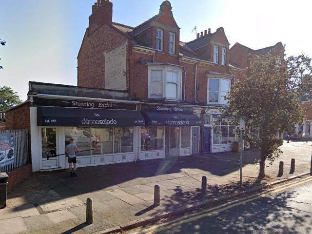 Located in Abington Grove, Stunning Bridal is rated 4.9 out of 5 from 70 reviews. One reviewer said: "The dresses are of good quality and the staff are great."