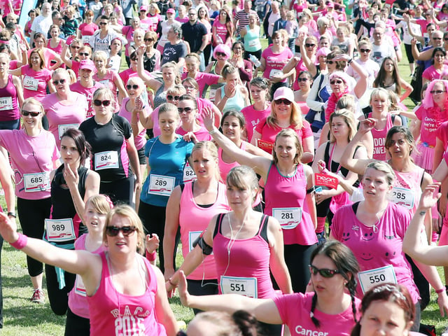 2015 - Start of the 10k Race for Life at Abington Park, Northampton.