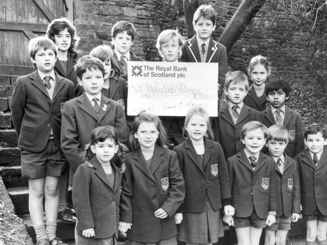 Gt Houghton Prep School gives £1,000 to World Vision Jan 1987