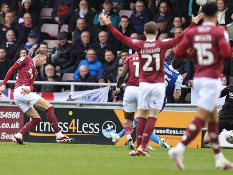 He's had a quiet time of it lately but this was a return to his early-season form when he was a consistent attacking threat. Brilliant burst down the left led to his early opener before he turned provider with a nice pick out as Pinnock made it two. So unlucky when crashing a sweet volley against the crossbar in the second half... 8