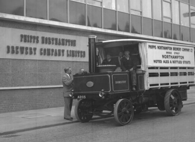Phipps Brewery steam wagon