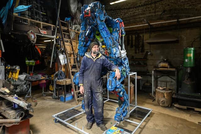 Ptolemy Elrington - Sculptor of recycled materials Ptolemy Elrington © James McCauley