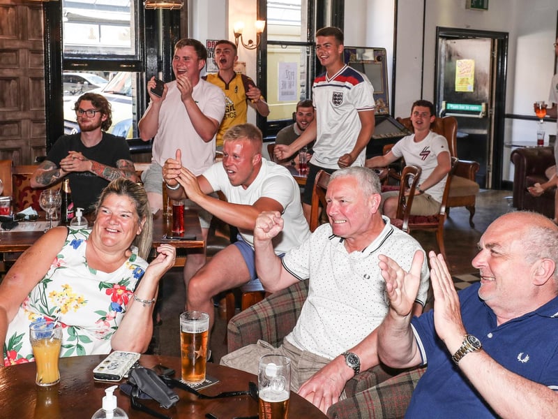 Fans at The Kings Pub in Southsea.
(220421-7042)