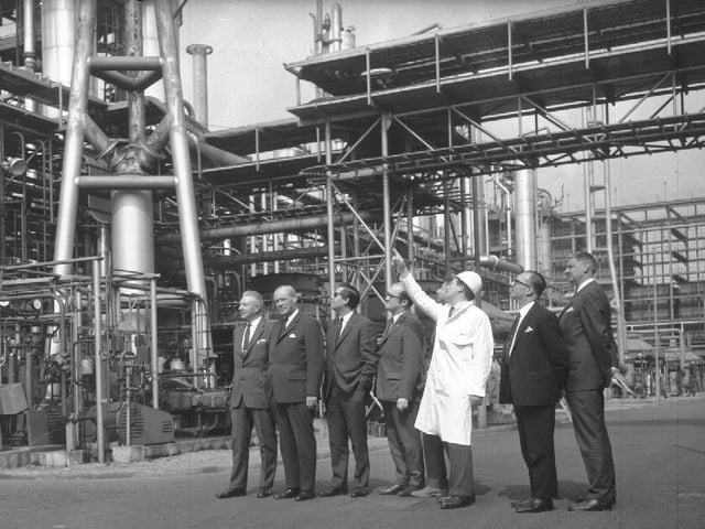 Gas Council visit to Northampton Gas Works, May 1, 1969.