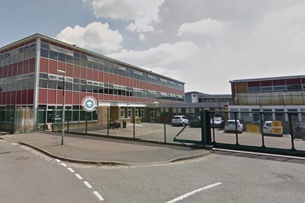 A total of 844 working days were lost due to 81 teachers (90%) taking sickness absence in the 2021/2022 academic year.