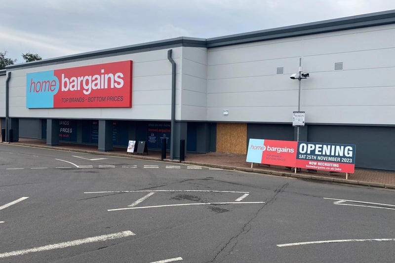 A massive new Home Bargains store is set to open its doors in time for Christmas. The bargain retailer has been converting the former Toys R Us site in St James Retail Park for months now. An opening date has been set for November 26.