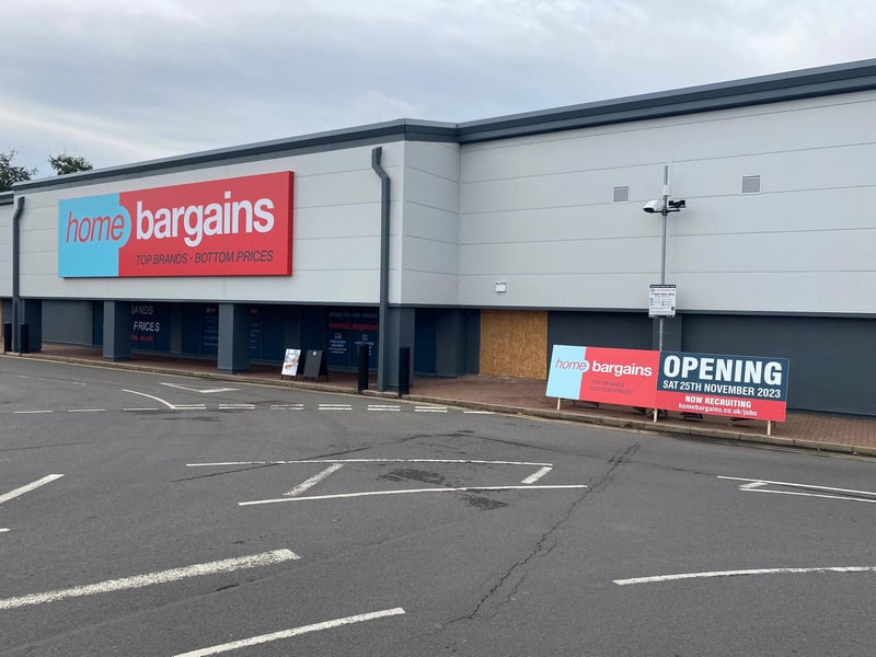 A massive new Home Bargains store is set to open its doors in time for Christmas. The bargain retailer has been converting the former Toys R Us site in St James Retail Park for months now. An opening date has been set for November 26.