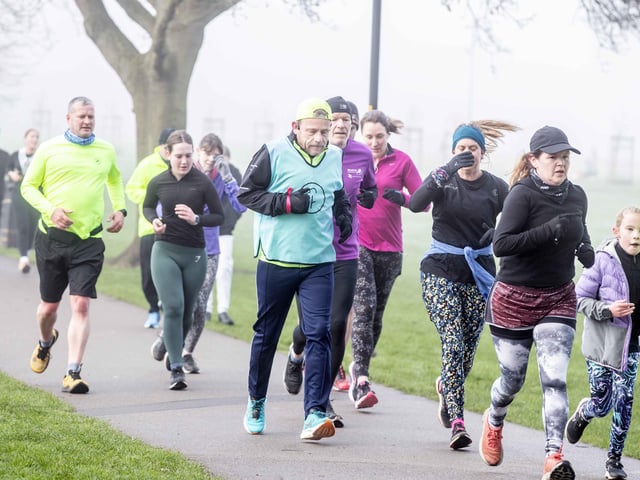 More than 400 runners took to The Racecourse on Saturday (February 24) in memory of mother-of-five Lyndsey Kirchin