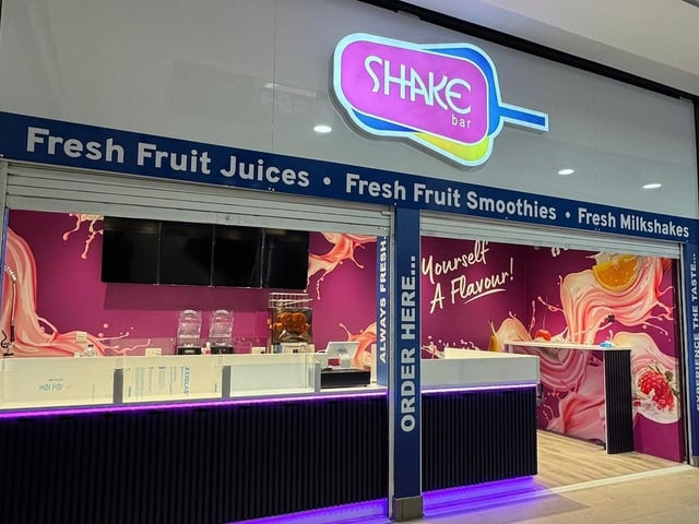 The wait was finally over for the Shake Bar, which opened on the bottom floor of the Grosvenor Centre on the third weekend in February. Customers can now enjoy fresh fruit juices, smoothies and milkshakes. The business is tucked in the corner in the former Oli’s Barber Shop site.