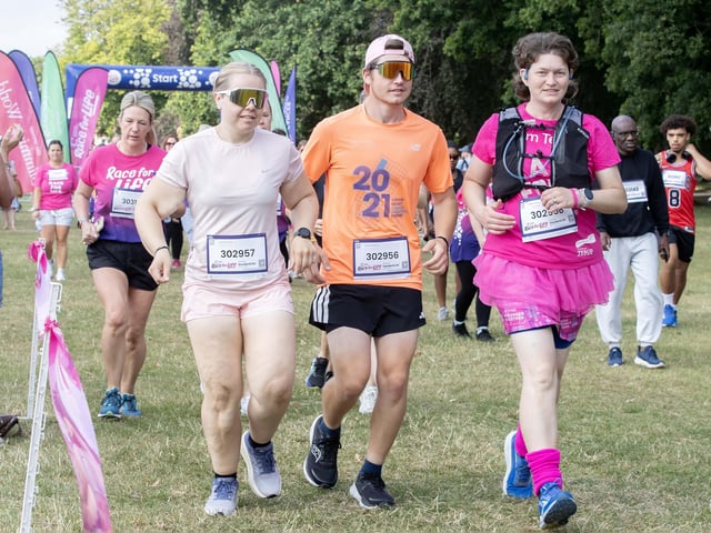 Hundreds of participants ran, jogged and walked around Abington Park on Sunday to raise money for Cancer Research UK.