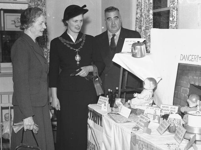 Mayoress at display highlighting dangers in the home