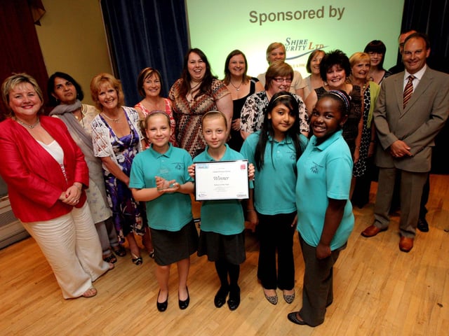 The 2009 Education Awards in conjunction with Term Time at the Freemasons Hall, Trinity Avenue, Northampton. School of the Year - sponsored by Shire Security Limited  Winner: Castle Primary School  Presenting is Martin Wall, Shire Security.