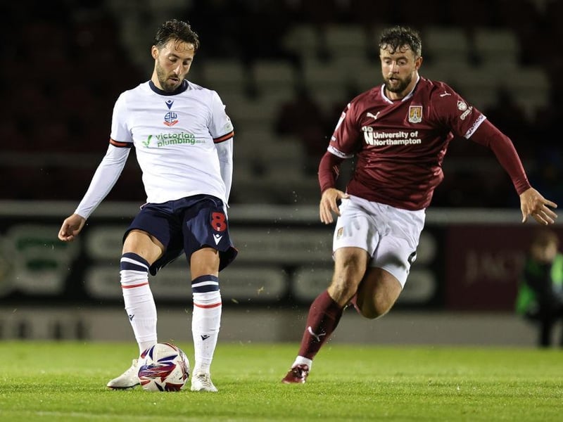 At times Town's midfield looked caught between pressing Bolton and sitting off and that indecision was ruthlessly expoloited by the away side, although there's only so much he can do when numtiple opposition players are charging towards him... 6